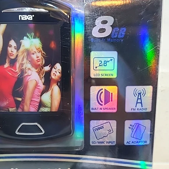NAXA Digital Portable 8GB Camera ,Audio & Video Player NEW - Picture 6 of 7